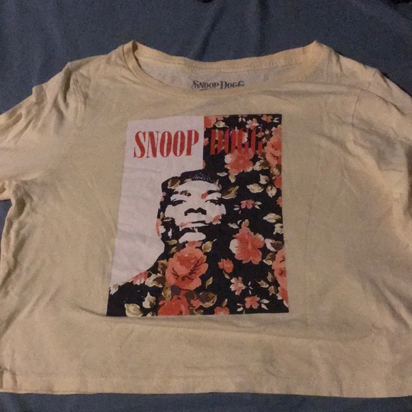 Size-large.Condition-new.It’s a cropped top long sleeve.snoop dog on the front - Picture 1 of 1